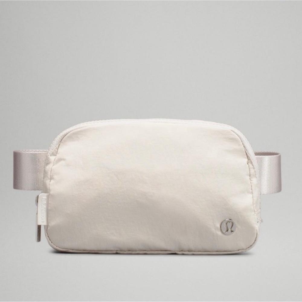 Lululemon Everywhere crossbody bag White Opal Brand New